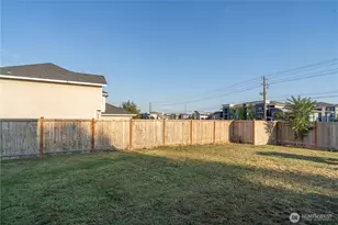 1221 S Lakeland Dr, Moses Lake, WA 98837 - Photo 2