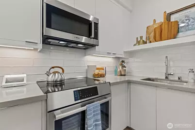 716 11th Avenue E #A, Seattle, WA 98102 - Photo 8