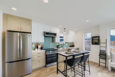 5715 35th Avenue NE, Seattle, WA 98105 - Photo 6