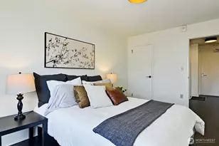 1105 Spring St, Seattle, WA 98104 - Photo 16