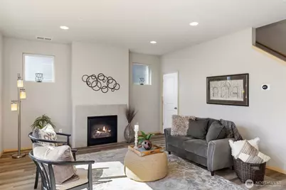 1060 Banyan Street, Bremerton, WA 98310 - Photo 2