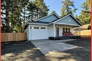 611 Weatherwax Loop NE, Ocean Shores, WA 98569 - Photo 2