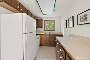 625 E Pointes Dr W, Shelton, WA 98584 - Photo 4