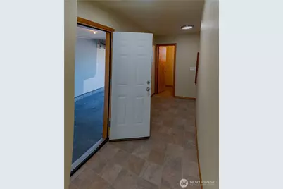 4044 S Puget Sounds Avenue, Tacoma, WA 98409 - Photo 6