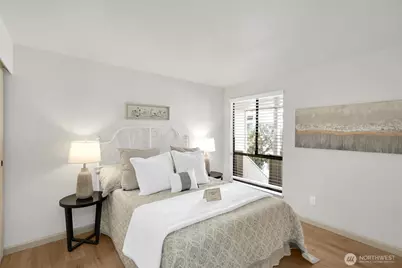 10218 NE 16th Street #Q-7, Bellevue, WA 98004 - Photo 22