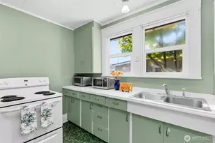 618 W Maple St, Centralia, WA 98531 - Photo 14