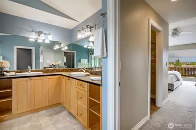 8124 Comox Rd, Blaine, WA 98230 - Photo 16