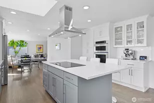 12455 SE 26th Pl, Bellevue, WA 98005 - Photo 14