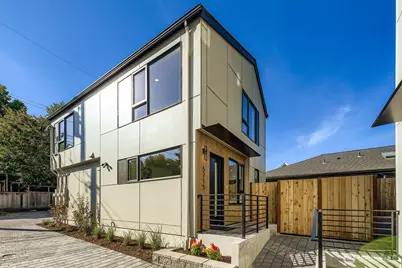 5715 35th Avenue NE, Seattle, WA 98105 - Photo 1