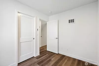5259 Brooklyn Avenue NE, Seattle, WA 98105 - Photo 12