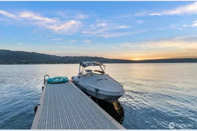 3829 E Lake Sammamish Shore Lane SE, Sammamish, WA 98075 - Photo 2