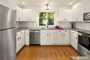 3224 21st Ave W, Seattle, WA 98199 - Photo 8