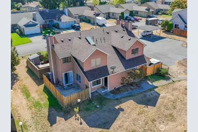 654 Malibu Dr SE, Lacey, WA 98503 - Photo 2