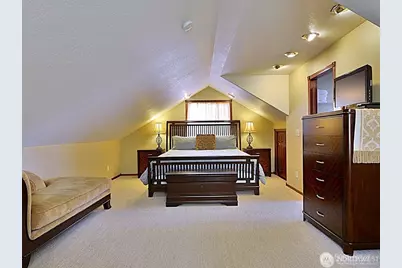 7842 Lake City Way NE, Seattle, WA 98115 - Photo 10