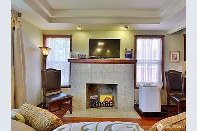 7842 Lake City Way NE, Seattle, WA 98115 - Photo 8