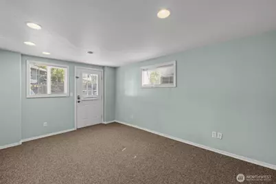 7842 Lake City Way NE, Seattle, WA 98115 - Photo 32