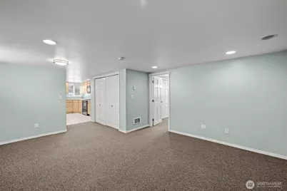 7842 Lake City Way NE, Seattle, WA 98115 - Photo 28