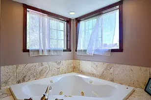 7842 Lake City Way NE, Seattle, WA 98115 - Photo 12