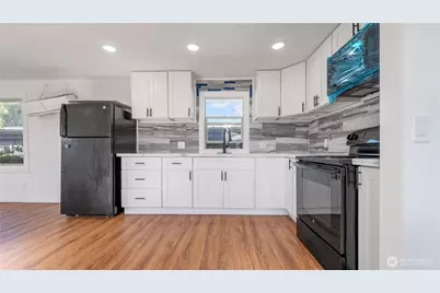 8311 19th Avenue Ct E #27, Tacoma, WA 98404 - Photo 2