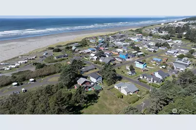 45 S Third Street, Pacific Beach, WA 98571 - Photo 28
