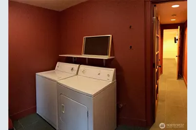 9380 Ferncliff Avenue NE, Bainbridge Island, WA 98110 - Photo 28