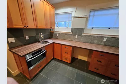 9380 Ferncliff Avenue NE, Bainbridge Island, WA 98110 - Photo 20