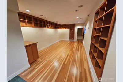 9380 Ferncliff Avenue NE, Bainbridge Island, WA 98110 - Photo 16