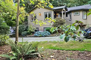 9380 Ferncliff Ave NE, Bainbridge Island, WA 98110 - Photo 4