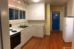 9380 Ferncliff Ave NE, Bainbridge Island, WA 98110 - Photo 22