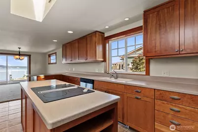 1015 Aqua Vista Lane, Camano Island, WA 98282 - Photo 18