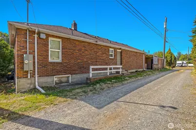 517 S Division Lane, Tacoma, WA 98418 - Photo 32