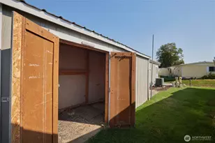 808 SE Mockingbird Dr, College Place, WA 99324 - Photo 34