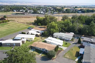 808 SE Mockingbird Dr, College Place, WA 99324 - Photo 36