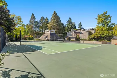 6423 Sand Point Way NE, Seattle, WA 98115 - Photo 34