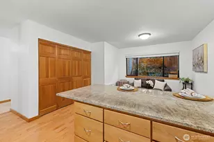 6423 Sand Point Way NE, Seattle, WA 98115 - Photo 16