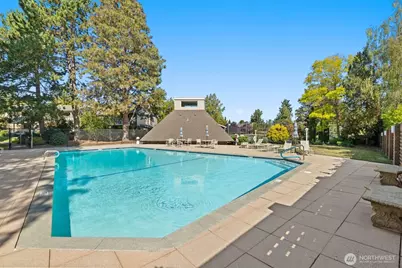 6423 Sand Point Way NE, Seattle, WA 98115 - Photo 38