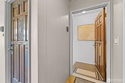 6423 Sand Point Way NE, Seattle, WA 98115 - Photo 4