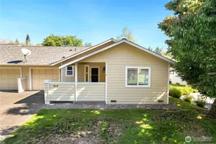 910 NW Leisure Ln, Bremerton, WA 98311 - Photo 2