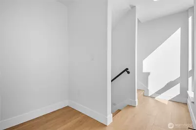 218 21st Avenue E, Seattle, WA 98112 - Photo 18