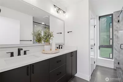 218 21st Avenue E, Seattle, WA 98112 - Photo 22