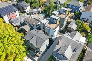 220 21st Ave E, Seattle, WA 98112 - Photo 2