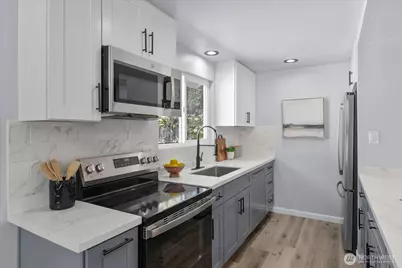 11250 57th Avenue S, Seattle, WA 98178 - Photo 10