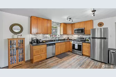 17268 SE Petrovitsky Road, Renton, WA 98058 - Photo 6