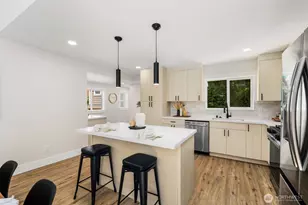 8226 Meridian Ave N, Seattle, WA 98103 - Photo 6