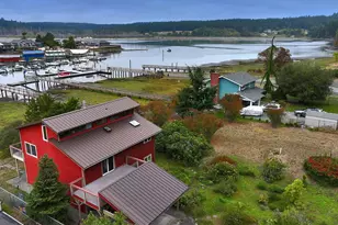 8122 Autumn Ln, Clinton, WA 98236 - Photo 4