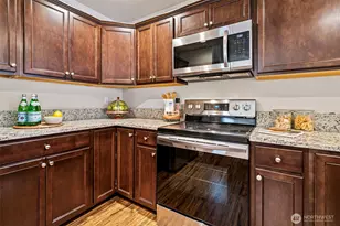 2434 Yakima Ct, Tacoma, WA 98405 - Photo 10