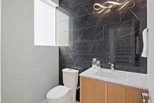 4464 Midvale Ave N, Seattle, WA 98103 - Photo 8