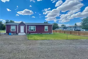405 E Chelan St, Coulee City, WA 99115 - Photo 1