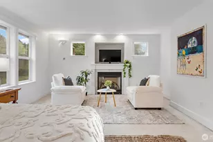 2372 Douglas Dr NE, Bainbridge Island, WA 98110 - Photo 4