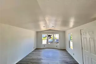 850 Crescent St, Raymond, WA 98577 - Photo 6